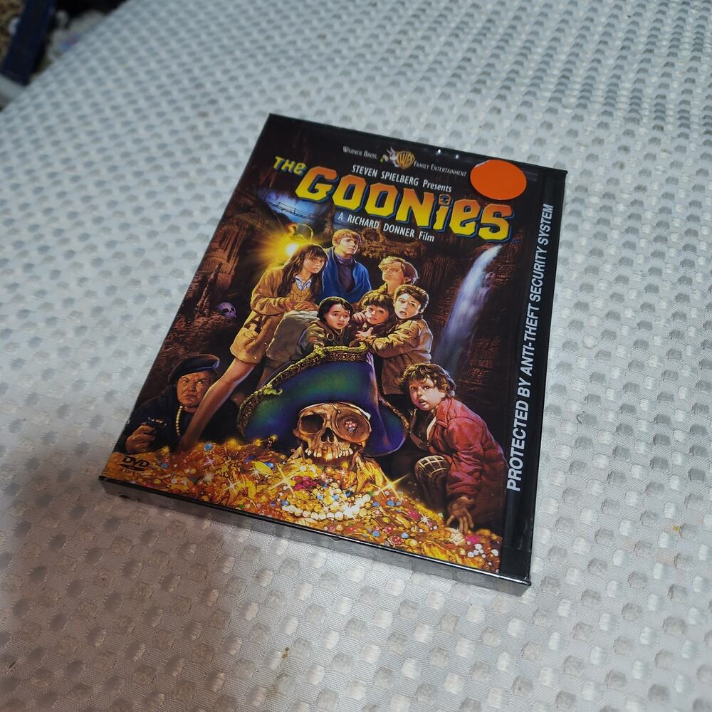 UNOPENED NWT 2007 THE GOONIES ORIGINAL DVD MOVIE